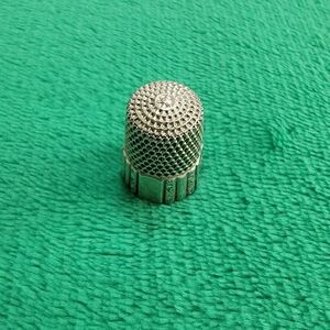 Vintage Simon Bros Sterling thimble size 9